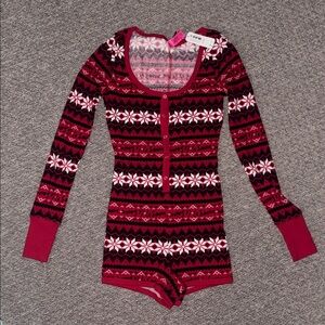 NWT LA SENZA SEXY LONG SLEEVE ROMPER